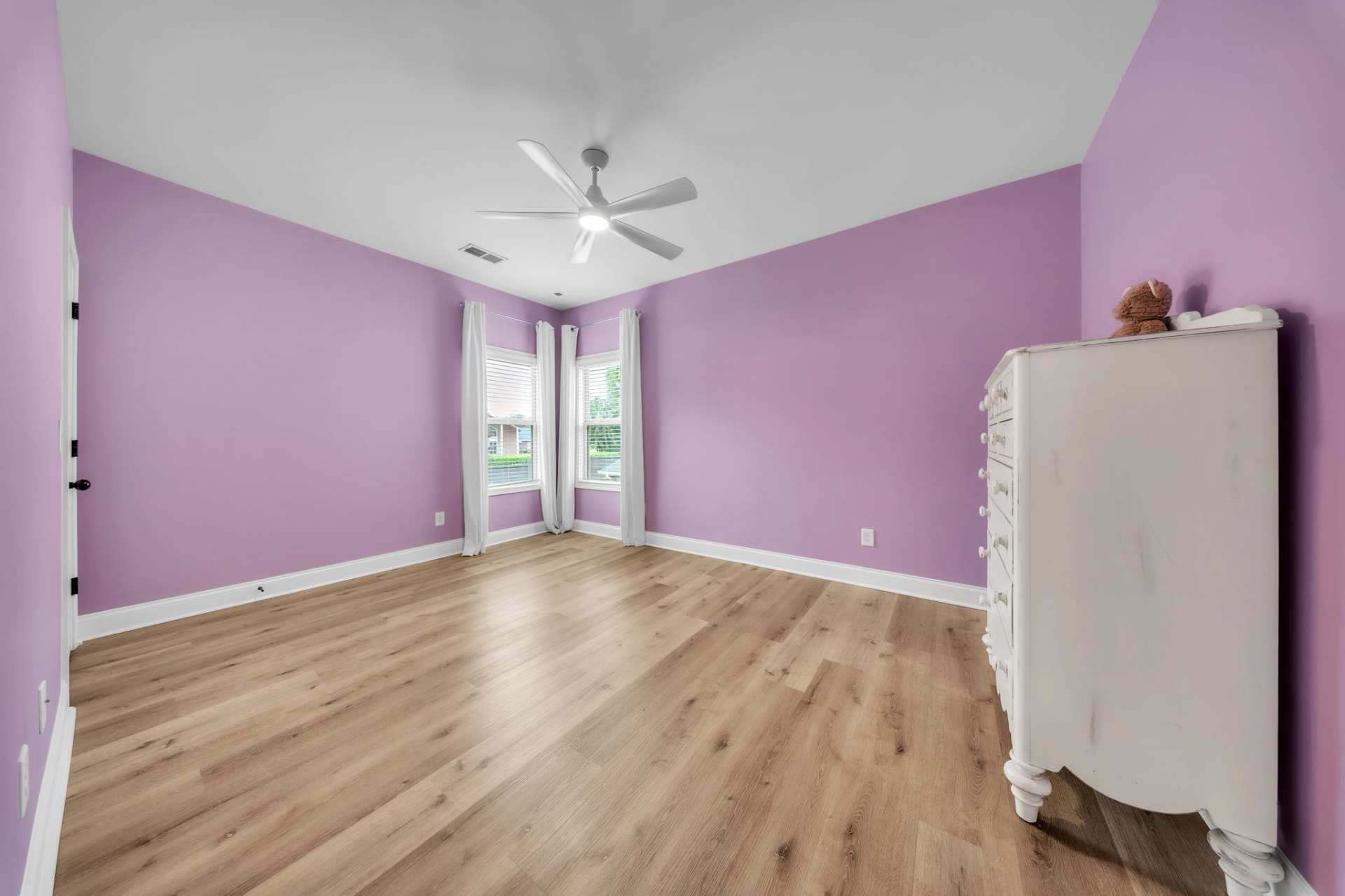 28 Ashby Grove Dr — photo 14