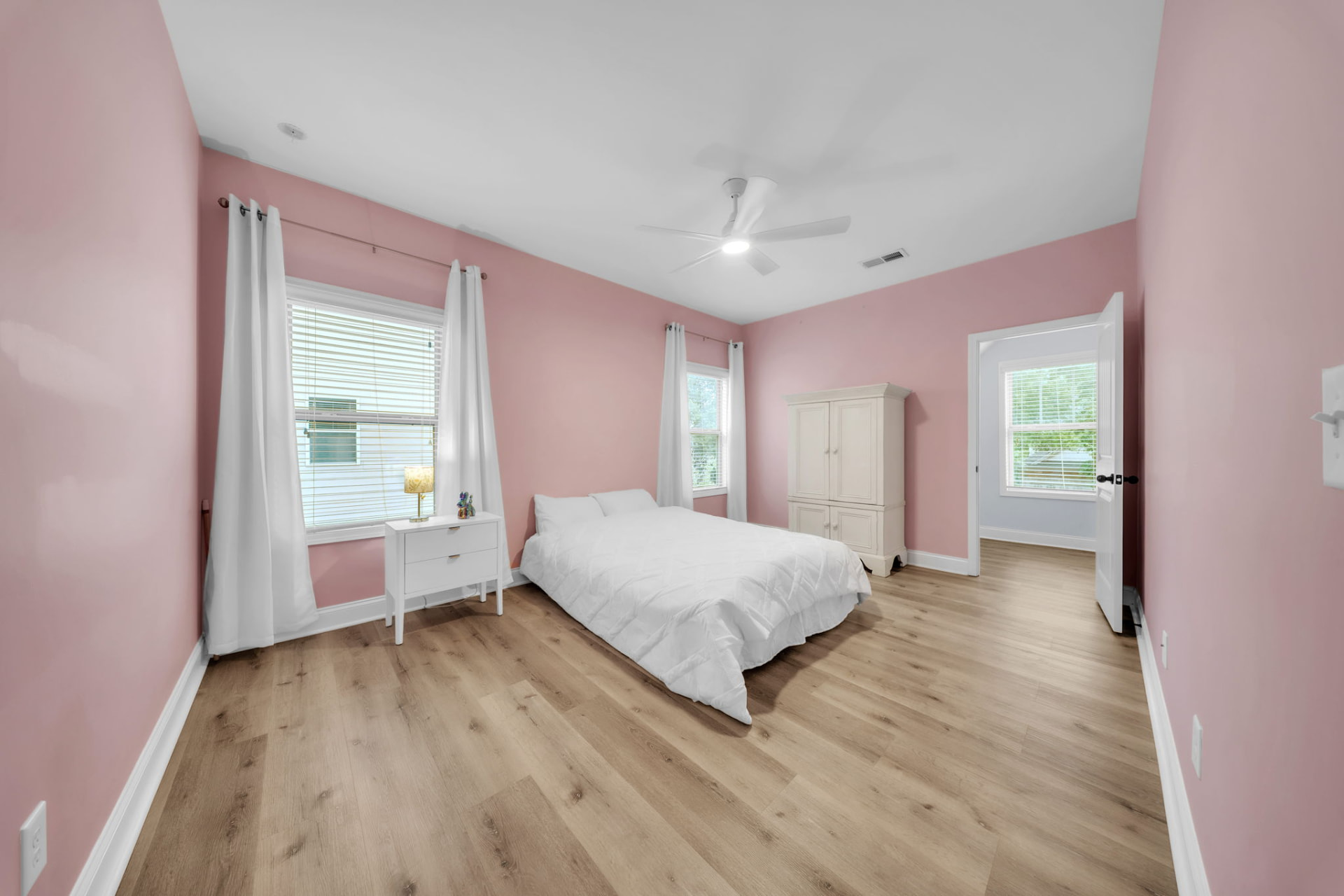 28 Ashby Grove Dr — photo 16
